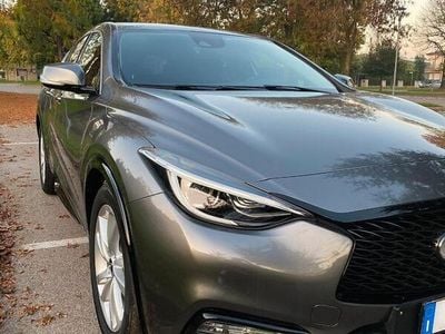 Usata Infiniti Q30 109 CV (80 kW) 2016 Grigio Utilitaria