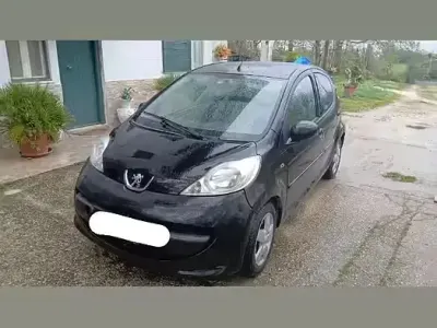 Gebraucht Peugeot 107 68 PS (50 kW) 2006 Schwarz Kleinwagen