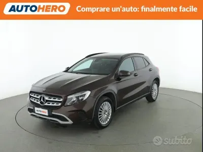 Usata Mercedes GLA200 136 CV (100 kW) 2017 Marrone SUV