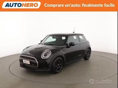 Begagnad Mini ONE 75 HK (55 kW) 2021 Svart Halvkombi