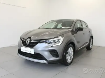 Usata Renault Captur Intens 95 CV (69 kW) 2021 Grigio SUV