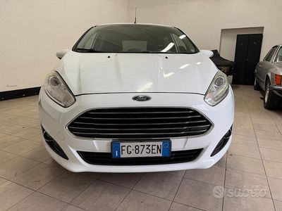 Usata Ford Fiesta Titanium 95 CV (69 kW) 2016 Bianco Berlina