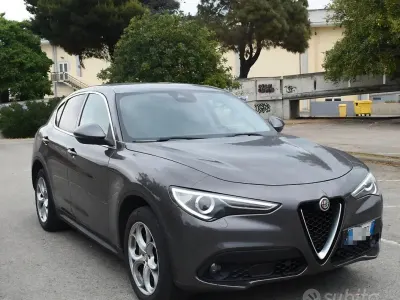 Second-hand Alfa Romeo Stelvio 210 CP (154 kW) 2017 Gri SUV