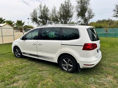 Begagnad VW Sharan 170 HK (125 kW) 2012 Vit Minibuss