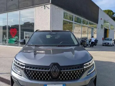 Usata Renault Austral Techno 131 CV (96 kW) 2023 Grigio SUV