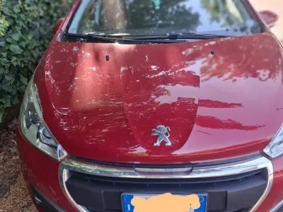 Usata Peugeot 208 82 CV (60 kW) 2017 Rosso Utilitaria