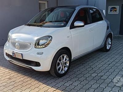 Usata Smart ForFour Passion 71 CV (52 kW) 2015 Bianco Utilitaria