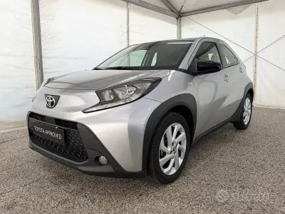 Usata Toyota Aygo X Active 72 CV (52 kW) 2022 Silver met SUV