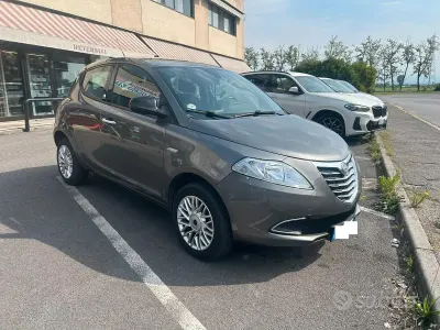 Usata Lancia Ypsilon Gold 80 CV (58 kW) 2014 Grigio Utilitaria