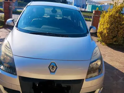 Usata Renault Scenic E-Tech XMOD 110 CV (80 kW) 2011 Grigio Monovolume