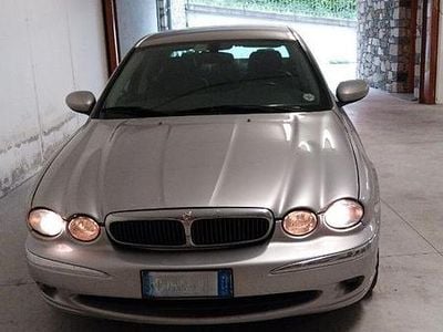 Usata Jaguar X-type Executive 196 CV (144 kW) 2002 Argento Berlina