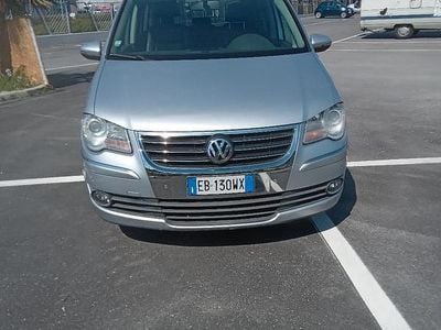 Usata VW Touran 2010 Grigio Monovolume