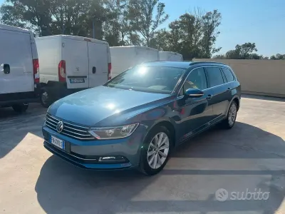Usata VW Passat 120 CV (88 kW) 2019 Bluazzurro Station wagon