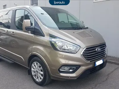 Usata Ford Tourneo Titanium 185 CV (136 kW) 2021 Beige