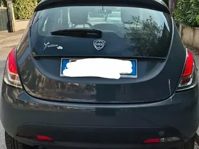 Usata Lancia Ypsilon 80 CV (58 kW) 2014 Grigio Utilitaria