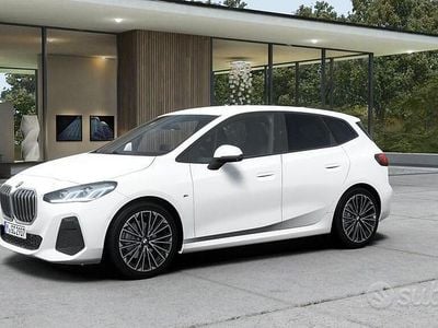 Begagnad BMW 218 Active Tourer Comfort Edition 150 HK (110 kW) 2024 Vit Minibuss