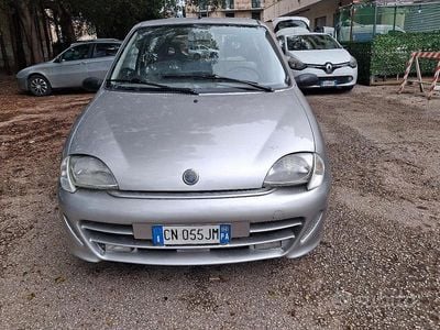 Occasion Fiat 600 54 ch (39 kW) 2005 Gris Citadine