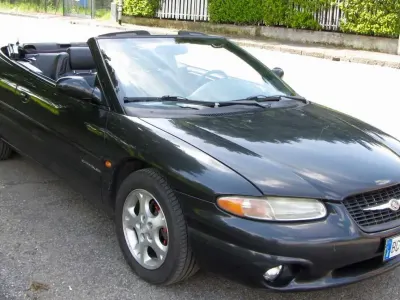 Usata Chrysler Stratus 163 CV (119 kW) 2000 Nero Cabrio