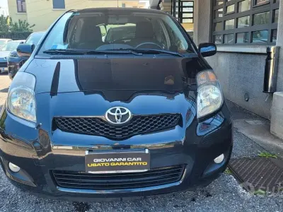 Usata Toyota Yaris Sol 90 CV (66 kW) 2011 Nero Utilitaria