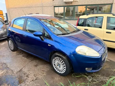 Usata Fiat Punto 65 CV (47 kW) 2007 Bluazzurro Utilitaria