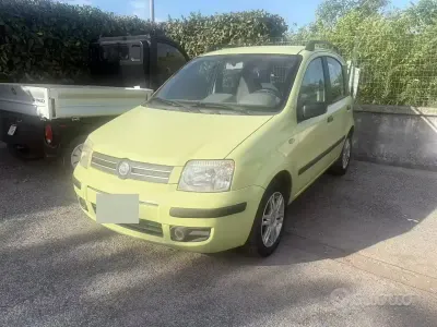 Usata Fiat Panda Emotion 60 CV (44 kW) 2004 Giallo Utilitaria