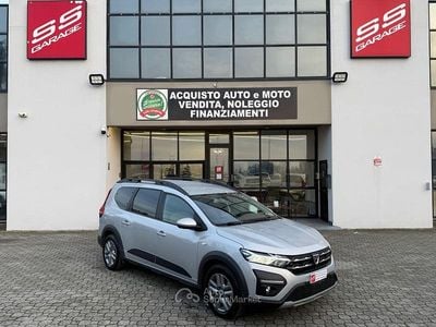 Usata Dacia Jogger Comfort 101 CV (74 kW) 2022 Grigio Monovolume