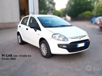 Usata Fiat Punto Evo Emotion 70 CV (51 kW) 2010 Bianco Utilitaria