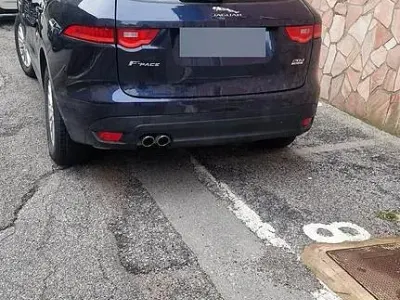 Usata Jaguar F-Pace 180 CV (132 kW) 2017 Bluazzurro SUV