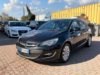 Usata Opel Astra Cosmo 110 CV (80 kW) 2015 Nero Berlina