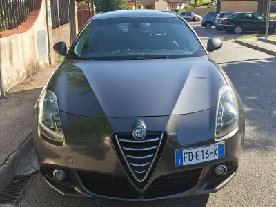 Usata Alfa Romeo Giulietta 120 CV (88 kW) 2016 Grigio Utilitaria