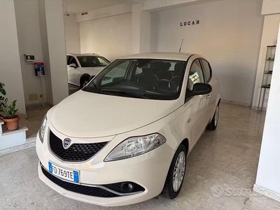Usata Lancia Ypsilon Platinum 69 CV (50 kW) 2016 Beige Utilitaria