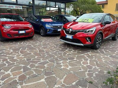 Usata Renault Captur Business 101 CV (74 kW) 2023 Rosso SUV