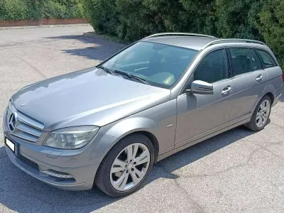 Usata Mercedes C220 Avantgarde 170 CV (125 kW) 2010 Grigio Station wagon