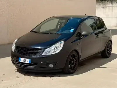 Usata Opel Corsa 100 CV (73 kW) 2010 Nero Utilitaria