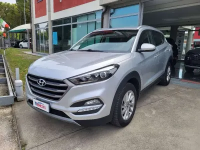 Usata Hyundai Tucson Comfort 132 CV (97 kW) 2018 Grigio silver SUV