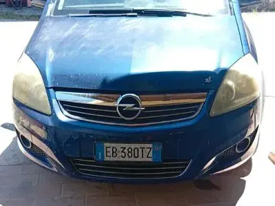 Usata Opel Zafira 150 CV (110 kW) 2010 Bluazzurro Monovolume