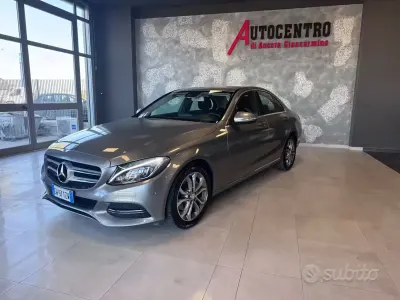 Usado Mercedes C220 Executive 136 CV (100 kW) 2014 Gris Berlina