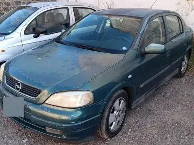 Usata Opel Astra 101 CV (74 kW) 2002 Verde Berlina