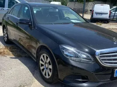 Usata Mercedes E200 Premium 136 CV (100 kW) 2013 Nero Berlina