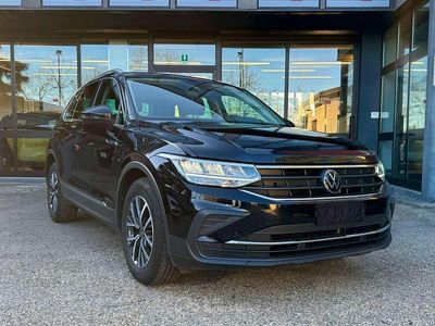 Gebraucht VW Tiguan Life 131 PS (96 kW) 2022 Schwarz SUV