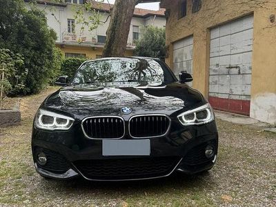 Begagnad BMW 118 2017 Svart Halvkombi
