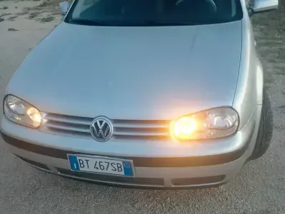 Usata VW Golf IV 105 CV (77 kW) 2001 Berlina