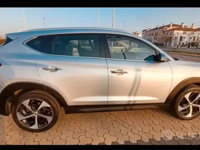 Usata Hyundai Tucson 86 CV (63 kW) 2017 Grigio SUV