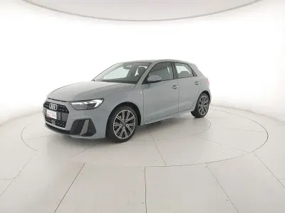 Usata Audi A1 Sportback S-Line 110 CV (80 kW) 2023 Grigio freccia perla Utilitaria