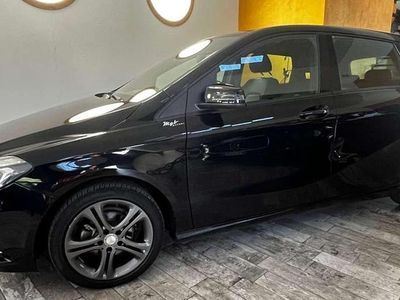 Usata Mercedes B180 Premium Plus 109 CV (80 kW) 2014 Nero Monovolume