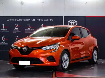 Usata Renault Clio V Zen 91 CV (66 kW) 2022 Orange valencia Berlina