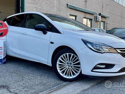 Usata Opel Astra Innovation 160 CV (117 kW) 2016 Bianco Berlina