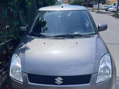 Begagnad Suzuki Swift 92 HK (67 kW) 2005 Grå Halvkombi