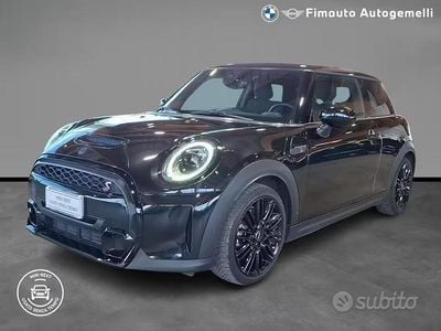 Begagnad Mini Cooper S Classic 178 HK (130 kW) 2023 Svart Halvkombi