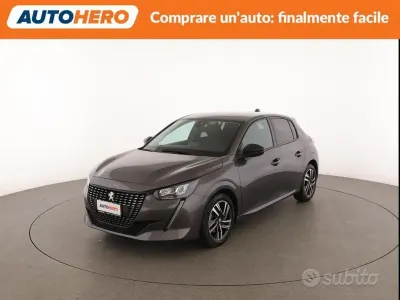 Usata Peugeot 208 Allure 101 CV (74 kW) 2023 Grigio Utilitaria